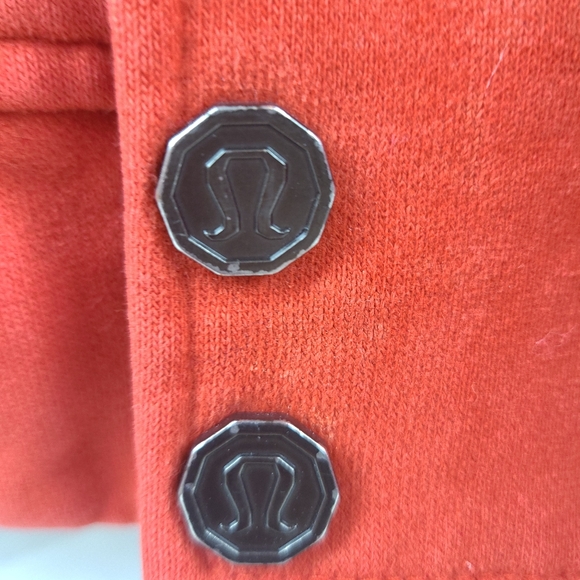 Men's Size Small Lululemon Scuba Red and Grey - Picture 7 of 9